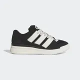 Championes Adidas Forum 2000, color negro con detalles en blanco, con las tres rayas clásicas de Adidas extragrandes y cordones gruesos.