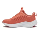 Zapatillas de running en color salmón y rojo, con diseño ligero y malla transpirable.