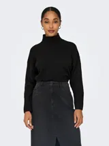 Sweater de punto negro con cuello alto, hombros caídos y puños altos.