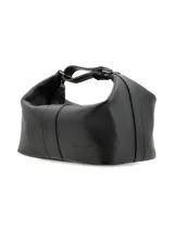 Neceser marrón con textura de piel de cocodrilo, cierre superior con cremallera y correa de mano lateral.