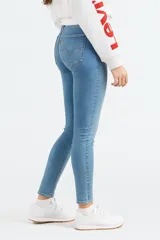 Pantalones de jean de tiro alto, corte super skinny y color celeste claro.