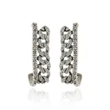 Par de aros tipo argolla plateados con diseño de eslabones y strass incrustados.