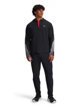 Pantalón de running negro impermeable y transpirable, con logo de la marca en gris.