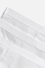 Pack de tres slips negros con cintura elástica.
