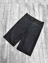 Short biker negro de morley con acabado brilloso.