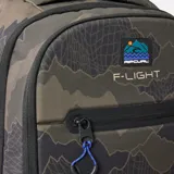Mochila Rip Curl F-Light Posse 35L Search con estampado de camuflaje en tonos verdes y negros, logo de Rip Curl en la parte superior, múltiples bolsillos con cierre y correas ajustables.