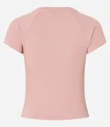 Remera básica de ribana de viscosa, con textura ligera y agradable, cuello redondo y mangas cortas raglán.