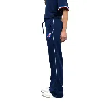 Pantalón deportivo azul marino de corte recto con el escudo del Club Nacional de Football bordado y una franja blanca vertical a lo largo de la pierna.