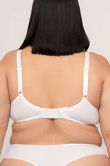 Soutien reductor con aro, confeccionado en lycra, puntilla elastizada y detalle de microtul. Breteles elásticos regulables y broche reforzado en espalda.