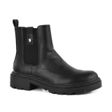 Bota negra de cuero sintético con elástico lateral, caña baja y suela track.