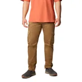 Pantalón cargo color marrón claro, con tecnología de repelencia Omni-SHIELD™, bolsillos laterales y traseros con cierre a presión, dobladillo ajustable con ceñidor y trabilla multiusos.