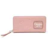 Billetera rosa con diseño de labios en relieve y cierre con cremallera.