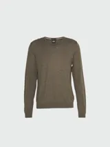 Sweater verde musgo de lana virgen, corte slim fit y cuello en V.