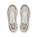 Championes urbanos Cloudnova Form 2, color rosa pálido con detalles en blanco, gris y amarillo.