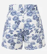 Short de cintura alta confeccionado en sarga con estampado de follaje y cinturón con hebilla.