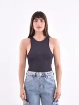 Body negro de lycra con cuello halter y espalda descubierta.
