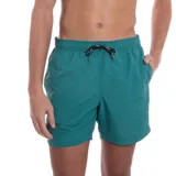 Short de baño color verde petróleo, con cintura elástica ajustable con cordón, bolsillos laterales y trasero, forro de malla interna y logo de la marca.