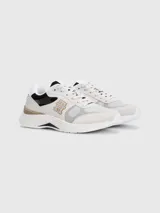 Zapatillas Tommy Hilfiger Modern Prep de running, color blanco con detalles en gris y logo TH en el lateral. Confeccionadas en gamuza y poliéster reciclado.