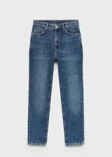 Pantalón de jean azul de tiro medio, corte slim y largo crop.