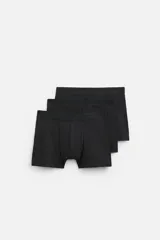 Pack de tres calzoncillos tipo bóxer negros con cintura elástica.
