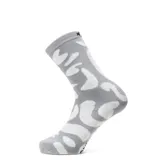 Medias grises con estampado de manchas blancas.