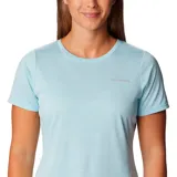 Remera deportiva Columbia color gris con estampado de líneas horizontales y logo de la marca en el pecho.