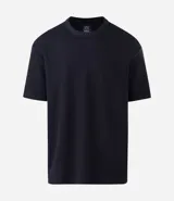 Remera masculina negra de manga corta, cuello redondo y corte relaxed, confeccionada en algodón y poliéster con textura de mini waffle.