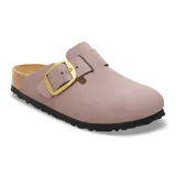 Zueco Birkenstock Boston Big Buckle color lila con hebilla grande dorada.