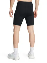 Calza deportiva Under Armour Launch Half Tights, color negro, de corte ajustado y largo hasta la mitad del muslo.
