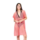 Kimono de playa fucsia de tejido calado tipo red, con calce suelto y cordón ajustable en la cintura con borlas decorativas.