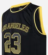 Musculosa deportiva de baloncesto negra con detalles en amarillo, confeccionada en tejido texturizado con tecnología dry fit. Presenta estampado frontal con la inscripción "Los Angeles" y el número 23.