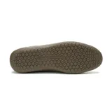 Zapatillas urbanas de hombre color marrón topo, con capellada de nobuk recubierto de PU, forro 100% reciclado postindustrial, plantilla de espuma EVA suave, suela de goma duradera y construcción Strobel.