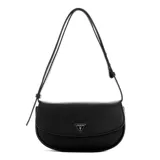 Bandolera Guess color negro con correa fina ajustable y logo triangular metálico en el frente.