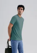 Camiseta de manga corta en color tostado, con estampado gráfico de una bicicleta, de corte regular.