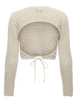 Sweater corto color crema, tejido a crochet con cuello redondo y mangas largas.