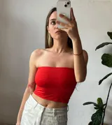 Top bandeau color borgoña.