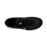 Championes de entrenamiento Nike Legend Essential 3 Next Nature, color negro con detalles en blanco. Zapatillas de caña baja con capellada de malla y superposiciones sintéticas para mayor durabilidad y sujeción. Entresuela de espuma para amortiguación y suela de goma para tracción.