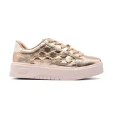 Championes deportivos Via Marte Triana color dorado con plataforma blanca.