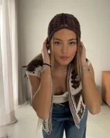 Casquete tejido a crochet color marrón, hecho a mano con hilo 100% algodón.