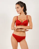 Bombacha bikini tiro alto color borgoña, de microfibra sin costuras y laterales anchos.