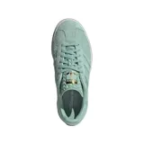 Championes Adidas Gazelle Bold color celeste con plataforma blanca.