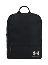 Mochila Under Armour Loudon negra con logo blanco estampado en la parte inferior.