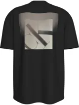 Remera negra de algodón regenerado con cuello redondo, corte regular, mangas cortas y logo CK bordado en el pecho.