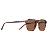 Lentes de sol con montura de acetato color carey y lentes marrones.