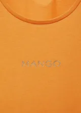 Camiseta naranja de algodón con cuello redondo, mangas cortas con dobladillo y logo Mango estampado en el pecho.