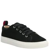 Zapatillas bajas color verde oliva, de cuero descarne, con cordones de cinta al tono y suela blanca.