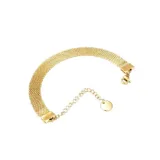 Pulsera dorada de acero quirúrgico con eslabones tipo malla y cadena de extensión.
