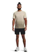 Short deportivo Under Armour Vanish Woven de hombre, color celeste con calza interior negra y logo estampado en la pierna izquierda.