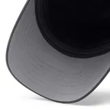 Gorra gris de Columbia con logo bordado en blanco. Cuenta con tecnología Omni-Freeze ZERO™ para enfriamiento superior y Omni-Wick™ para absorber la humedad.