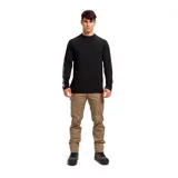 Remera manga larga negra para hombre, confeccionada en tejido transpirable de secado rápido con tecnología COOLMAX® que regula la temperatura corporal. Presenta logotipo estampado en la manga derecha y triángulo reflectante en el dobladillo.